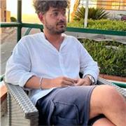 Se hai bisogno di aiuto nella gestione dei compiti e della vita scolastica a 360 gradi, sono la persona giusta!